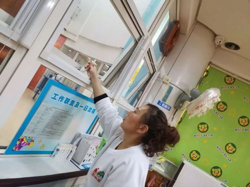 细致服务 用心保育 吉的堡锦都园保育员消毒工作纪实